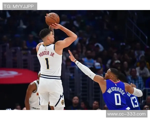 小迈克尔波特半场狂砍17分助力进攻表现出色展现全能实力 小迈克尔波特半场狂砍17分助力进攻表现出色展现全能实力