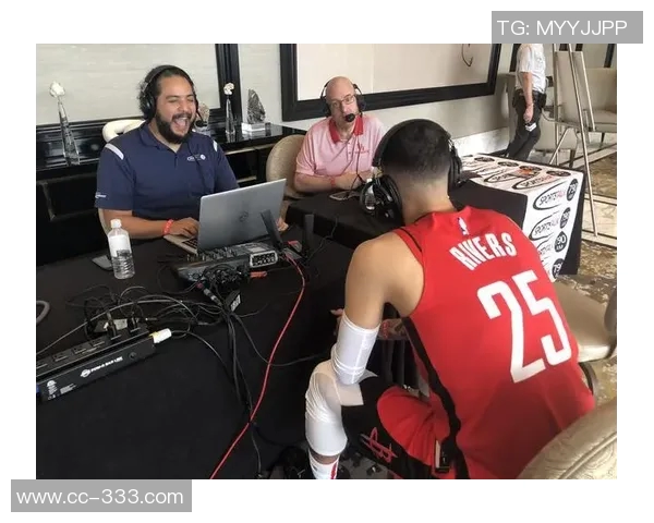 小里弗斯谈威少与狄龙的激情对比揭示温柔内心的真实一面 小里弗斯谈威少与狄龙的激情对比揭示温柔内心的真实一面